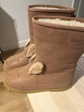 Donsje Kids Tan Shearling-Lined Boot with Ear Detail